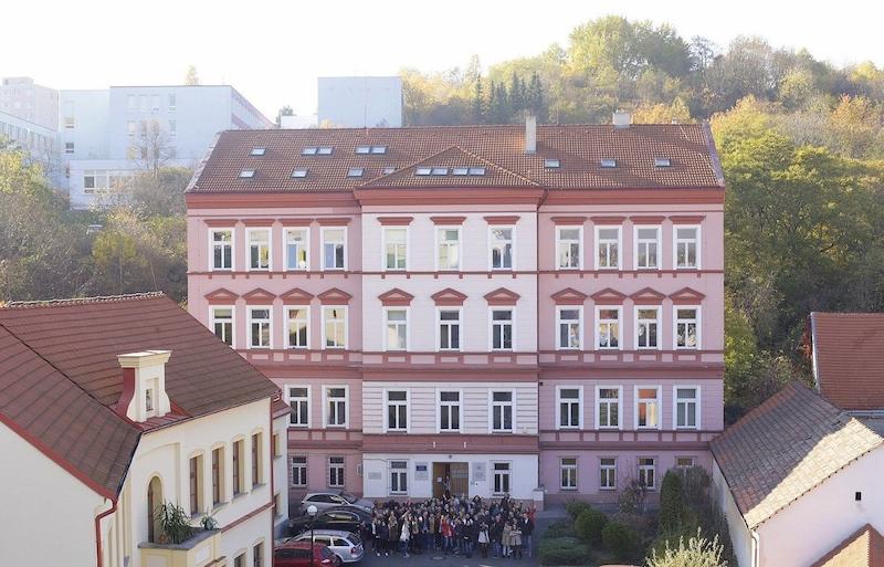 Школа международных отношений и связей с общественностью