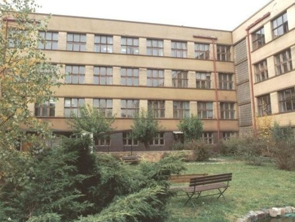 Гимназия, Прага 10 Voděradská 2